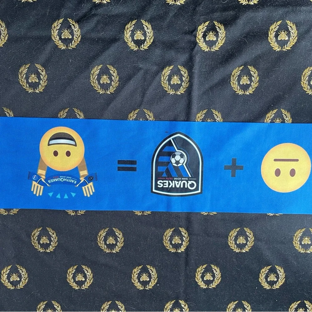 San Jose Earthquakes emoji scarf